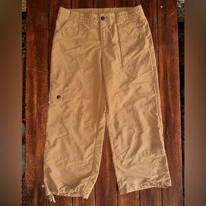 Women’s size 4 Patagonia cropped cargo pants